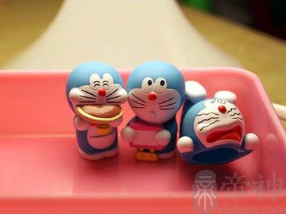 <strong>吃雞開黑名字大全4排霸氣(4人吃雞簡短隊名霸氣)</strong>